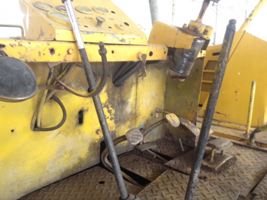 ขายด่วนรถบดหน้าเหล็กหลังยางขนาด4ตัน DYNAPAC SG15C รถใช้งานได้ ขายตามสภาพ