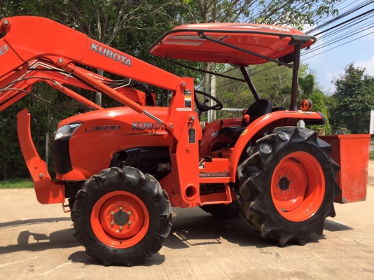 ขายรถไถ Kubota L3608(4WD) พร้อมชุดบุ้งกี๋ รถสวย เดิมๆ 200ชั่วโมง พร้อมใช้งาน