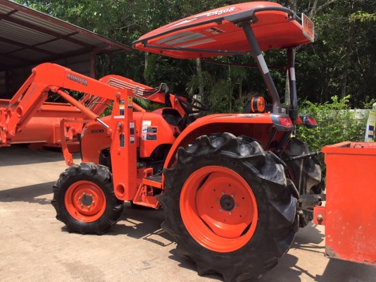 ขายรถไถ Kubota L3608(4WD) พร้อมชุดบุ้งกี๋ รถสวย เดิมๆ 200ชั่วโมง พร้อมใช้งาน