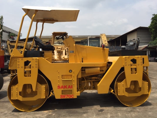 ขายด่วนรถบด2ล้อเหล็กสั่นหน้าสั่นหลังขนาด8ตันSAKAI SW70C ตรวจเช็คพร้อมใช้ทำสี เล่มทะเบียน