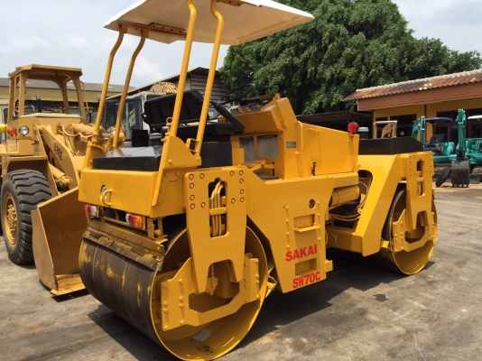 ขายด่วนรถบด2ล้อเหล็กสั่นหน้าสั่นหลังขนาด8ตันSAKAI SW70C ตรวจเช็คพร้อมใช้ทำสี เล่มทะเบียน