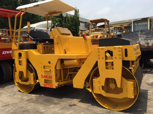 ขายด่วนรถบด2ล้อเหล็กสั่นหน้าสั่นหลังขนาด8ตันSAKAI SW70C ตรวจเช็คพร้อมใช้ทำสี เล่มทะเบียน