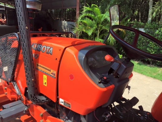 ขายรถไถ Kubota M7040 (4WD) พร้อมดันหน้า ผานพรวนช้าง รถพร้อมใช้งานครับ