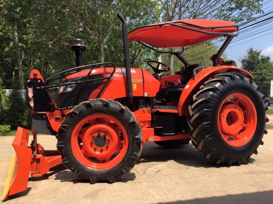 ขายรถไถ Kubota M7040 (4WD) พร้อมดันหน้า ผานพรวนช้าง รถพร้อมใช้งานครับ