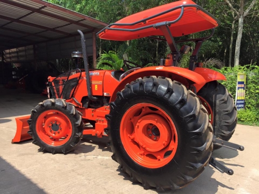 ขายรถไถ Kubota M7040 (4WD) พร้อมดันหน้า ผานพรวนช้าง รถพร้อมใช้งานครับ
