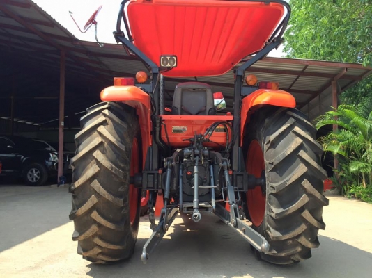 ขายรถไถ Kubota M7040 (4WD) พร้อมดันหน้า ผานพรวนช้าง รถพร้อมใช้งานครับ