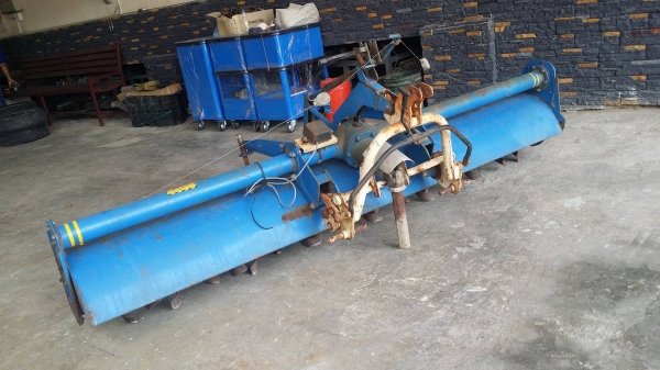 โรตารี่รถไถนั่งขับ  HR-2600B  เก่าญี่ปุ่น ขนาดกว้าง 277 cm. สภาพดีพร้อมใช้งาน  ไม่เคยใช้งานในไทย