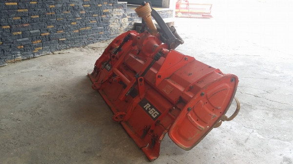 โรตารี่รถไถนั่งขับ  KUBOTA รุ่น R6G  เก่าญี่ปุ่น ขนาดกว้าง 197cm. สภาพดีพร้อมใช้งาน  ไม่เคยใช้งานในไทย