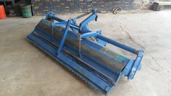 โรตารี่รถไถนั่งขับ  HR-2200B (2) สีน้ำเงิน เก่าญี่ปุ่น ขนาดกว้าง 235 cm. สภาพดีพร้อมใช้งาน  ไม่เคยใช้งานในไทย