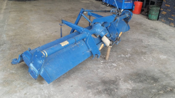 โรตารี่รถไถนั่งขับ  HR-2200B (2) สีน้ำเงิน เก่าญี่ปุ่น ขนาดกว้าง 235 cm. สภาพดีพร้อมใช้งาน  ไม่เคยใช้งานในไทย