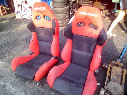 ขายด่วนBRIEDแท้พร้อมราง4,900บาทสภาพเก่าเก็บสนใจโทร0621899395 อาร์ต