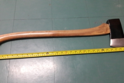 ขายขวานตราเพชร3ปอนงานเก่า40ปี ด้ามไม้นนทองเหลามือสวยๆใหญ่