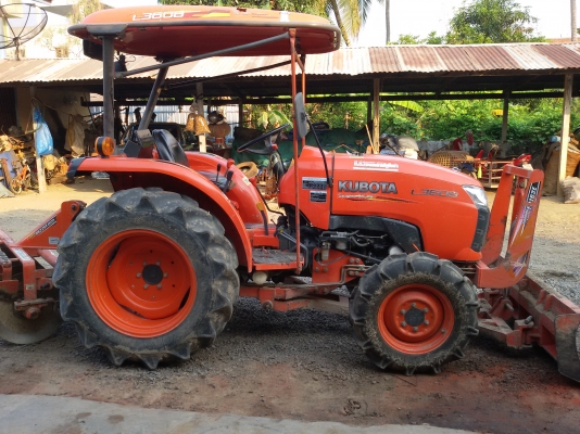 ปัญญาแทรคเตอร์..จัดมาให้ครับ ด่วน!!!คูโบต้า L3608 พร้อมใบมีดคานล่าง พร้อมผาน6 ตราช้าง22&times;6รถไร่สีเดิมๆ