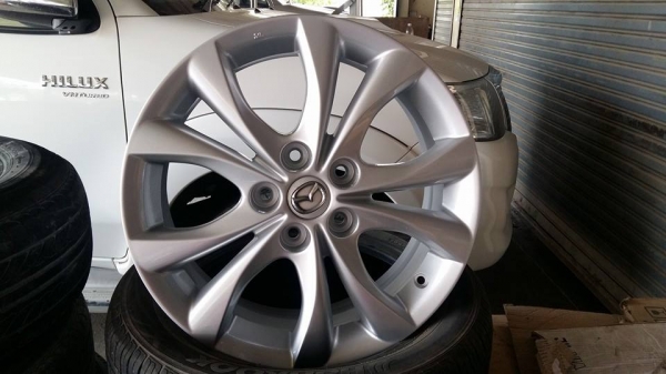 ขายล้อแม็ก mazda3 17"สนใจติดต่อ ตาเล็ก ล้อและยางครับ 081-3747940