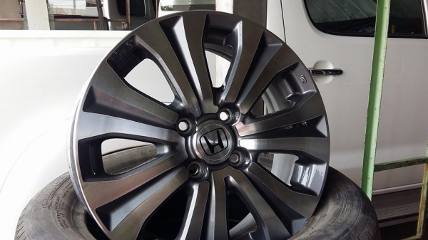 ขายล้อแม็ก honda freed mc 15" สนใจติดต่อ ตาเล็ก ล้อและยางครับ 081-3747940