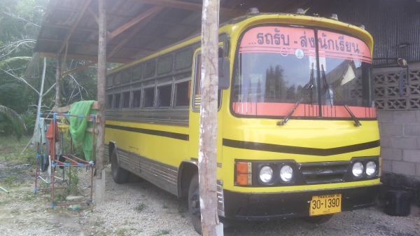 ขายรถบัสพัดลม HINO KM 350 ยาว 8 เมตร 32 ที่นั่ง ป้าย 30 ราคา 200000