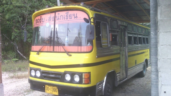 ขายรถบัสพัดลม HINO KM 350 ยาว 8 เมตร 32 ที่นั่ง ป้าย 30 ราคา 200000