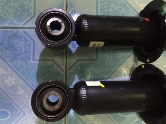 ขายโช๊คหน้าเดิม ISUZU D MAX