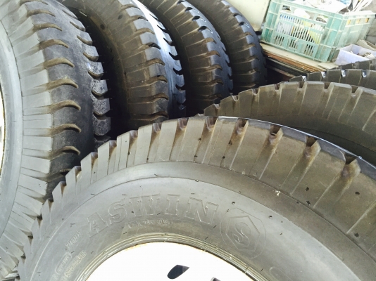 ยางสิบล้อใหม่ๆขนาด1,000-20 พร้อมกะทะมี10เส้น ขายยกชุด 83,000 ครับ