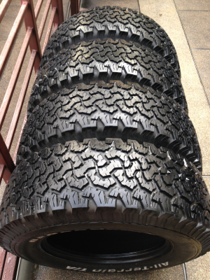 ยาง All BF Goodrich 265 70 17 ปี12 ดอกเต็มติดหนวดทุกเส้น ไม่มีปะ ราคาไม่แพง