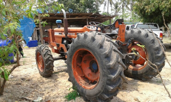 ขาย รถไถ 2 เพลา KUBOTA M7500 อุปกรณ์มีผานดันหน้า ผาน 5 และโรตารี่ เอกสารใบซื้อขาย