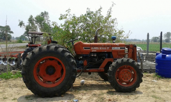 ขาย รถไถ 2 เพลา KUBOTA M7500 อุปกรณ์มีผานดันหน้า ผาน 5 และโรตารี่ เอกสารใบซื้อขาย