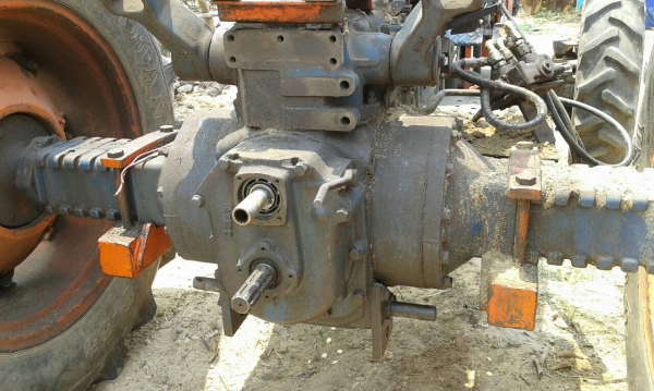 ขาย รถไถ 2 เพลา KUBOTA M7500 อุปกรณ์มีผานดันหน้า ผาน 5 และโรตารี่ เอกสารใบซื้อขาย