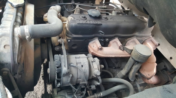 ขาย 6 ล้อ บรรทุกตู้แห้ง 3 บาน ยาว 4.30 เมตร ISUZU KS เครื่อง 4BD1 110 แรงม้า คัสซีสวยตลอดเส้น มีแอร์ครบ ทะเบียนพร้อมโอน