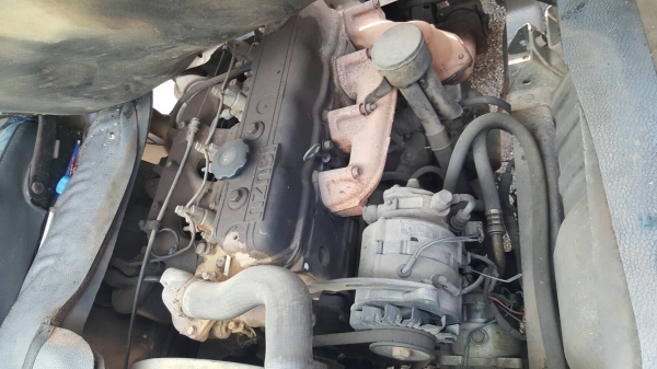 ขาย 6 ล้อ บรรทุกตู้แห้ง 3 บาน ยาว 4.30 เมตร ISUZU KS เครื่อง 4BD1 110 แรงม้า คัสซีสวยตลอดเส้น มีแอร์ครบ ทะเบียนพร้อมโอน