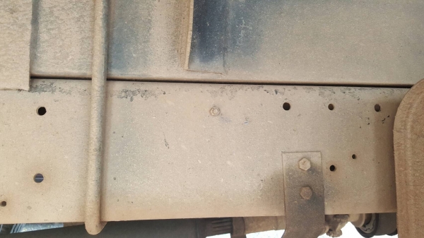 ขาย 6 ล้อ บรรทุกตู้แห้ง 3 บาน ยาว 4.30 เมตร ISUZU KS เครื่อง 4BD1 110 แรงม้า คัสซีสวยตลอดเส้น มีแอร์ครบ ทะเบียนพร้อมโอน