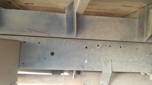 ขาย 6 ล้อ บรรทุกตู้แห้ง 3 บาน ยาว 4.30 เมตร ISUZU KS เครื่อง 4BD1 110 แรงม้า คัสซีสวยตลอดเส้น มีแอร์ครบ ทะเบียนพร้อมโอน