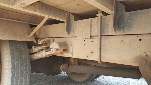 ขาย 6 ล้อ บรรทุกตู้แห้ง 3 บาน ยาว 4.30 เมตร ISUZU KS เครื่อง 4BD1 110 แรงม้า คัสซีสวยตลอดเส้น มีแอร์ครบ ทะเบียนพร้อมโอน