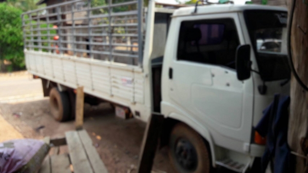 ขาย 6 ล้อ HINO KM779 กระบะยาว 5 เมตร เครื่อง WO4D 117 แรงม้า คัสซีสวยตลอดเส้น ทะเบียนพร้อมโอนครับ ขาย 6 ล้อ HINO KM779 กระบะยาว 5 เมตร เครื่อง WO4D 117 แรงม้า คัสซีสวยตลอดเส้น ทะเบียนพร้อมโอนครับ