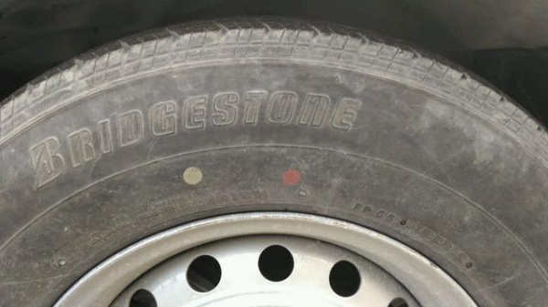 กะทะเหล็ก 15-6รู139 อีซูซุ ฝาครบ ยางบริสโตน195R15ปี12 =ชุด3800บาท