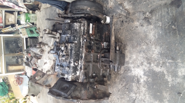 ขายเครื่อง ho6c เทอร์โบอินเตอร์ หม้อน้ำ- เกียร์ 240 แรง