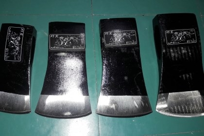 ขายหัวขวาน3ขนาด HULT'S CELEBRATED AXES. MADE IN SWEDEN.