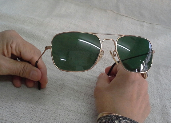 แว่นตาโกลด์ฟิลด์แดนผู้ดี โมเดล 'คาราวาน'  CROWN made in England  14K