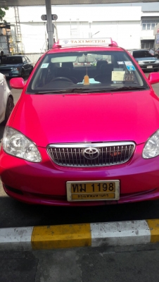 ขายรถแท็กซี่ปลด ลิโม่45,000 เครื่องติดง่าย LPG