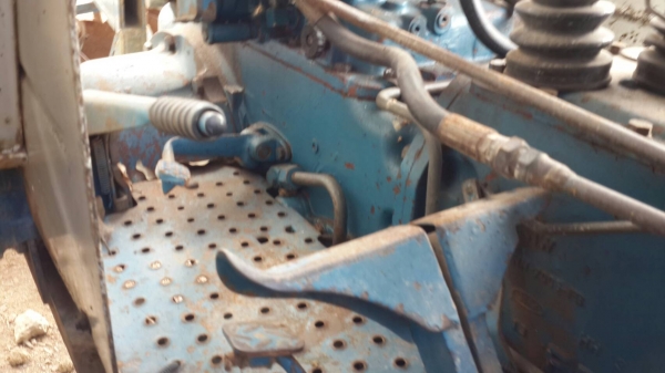 ขายรถไถ FORD 6610 2 เพลาแท้ ใบมีดดันหน้า ไม่มีเอกสาร ราคา 300000 ขายรถไถ FORD 6610 2 เพลาแท้ ใบมีดดันหน้า ไม่มีเอกสาร ราคา 300000