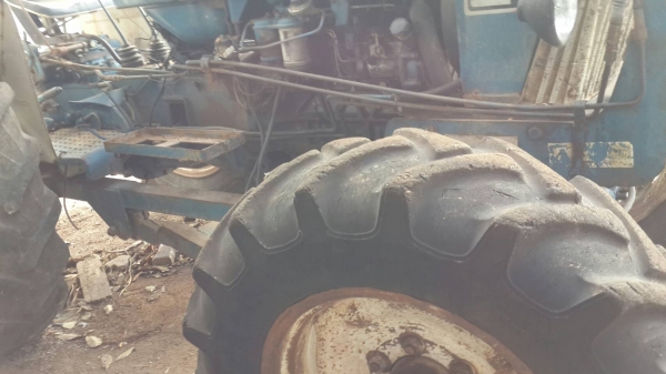 ขายรถไถ FORD 6610 2 เพลาแท้ ใบมีดดันหน้า ไม่มีเอกสาร ราคา 300000 ขายรถไถ FORD 6610 2 เพลาแท้ ใบมีดดันหน้า ไม่มีเอกสาร ราคา 300000