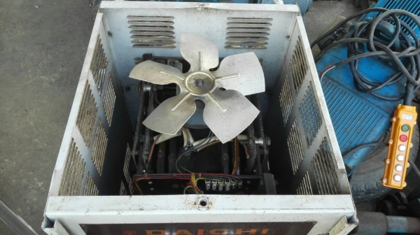 ตู้เชื่อมไดชิ DAICHI ระบบ AC/DC 300 Amp.ไฟบ้าน 220V. เชื่อมมิเนียมได้สวยสดเดิม มาเทสก่อนได้!!