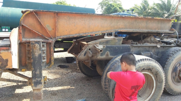 ขายหางโลเบต 2 เพลา เอกสารเล่มทะเบียน ปี 2547 ราคา 400000 ขายหางโลเบต 2 เพลา เอกสารเล่มทะเบียน ปี 2547 ราคา 400000