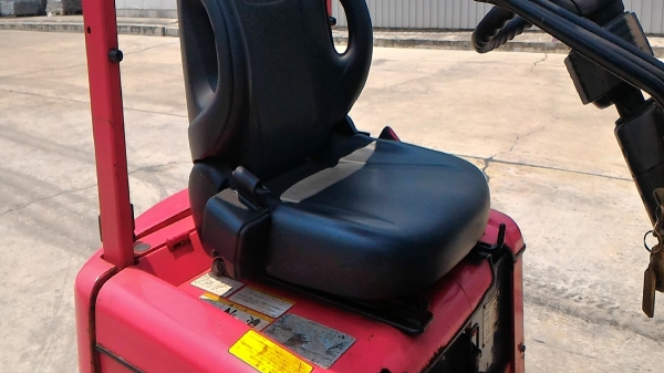 ขายโฟล์กลิฟท์ไฟฟ้านั่งขับ TOYOTA 3FBL7 เก่านอก ขายโฟล์กลิฟท์ไฟฟ้านั่งขับ TOYOTA 3FBL7 เก่านอก