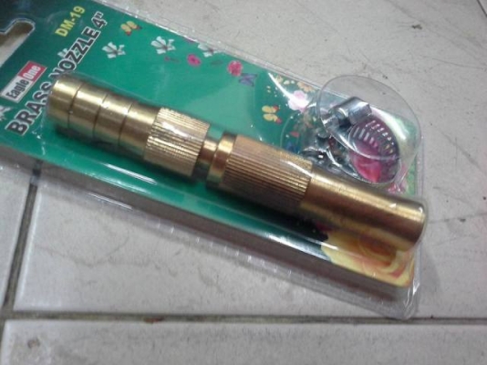 ขายหัวฉีดรดน้ำทองเหลืองมี2แบบ