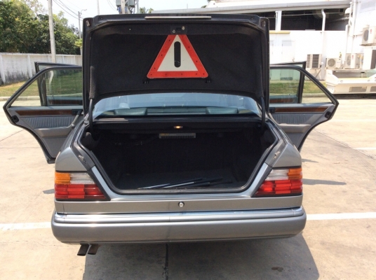 ขายรถเบนส์ W124 รุ่น 300E ปี93 เครื่องเดิมๆออโต้ ไม่เคยติดแก๊ส ตัวท็อป ไฟฟ้าทั้งคัน เบาะหนังแท้ปรับไฟฟ้า พวงมาลัยปรับไฟฟ้า ภายในสวยเดิมๆลายไม้ วิทยุCD ตัวถังเดิมๆไม่มีชน แม็กใหม่ brabas b6 ขอบ 17" ยางใหม่ รถเดิมๆครับ ขับดีมากๆพร้อมใช้ครับ