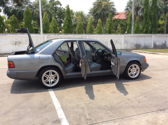 ขายรถเบนส์ W124 รุ่น 300E ปี93 เครื่องเดิมๆออโต้ ไม่เคยติดแก๊ส ตัวท็อป ไฟฟ้าทั้งคัน เบาะหนังแท้ปรับไฟฟ้า พวงมาลัยปรับไฟฟ้า ภายในสวยเดิมๆลายไม้ วิทยุCD ตัวถังเดิมๆไม่มีชน แม็กใหม่ brabas b6 ขอบ 17" ยางใหม่ รถเดิมๆครับ ขับดีมากๆพร้อมใช้ครับ