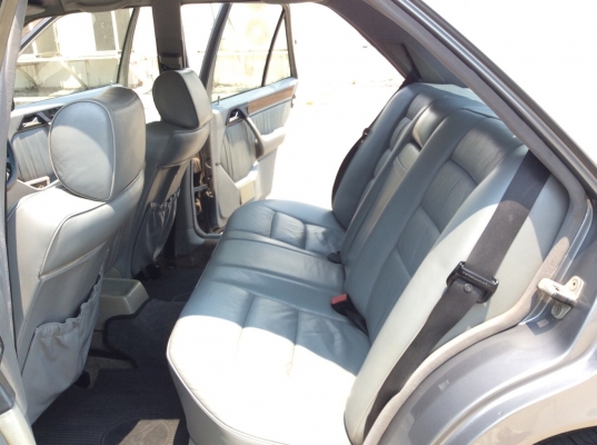 ขายรถเบนส์ W124 รุ่น 300E ปี93 เครื่องเดิมๆออโต้ ไม่เคยติดแก๊ส ตัวท็อป ไฟฟ้าทั้งคัน เบาะหนังแท้ปรับไฟฟ้า พวงมาลัยปรับไฟฟ้า ภายในสวยเดิมๆลายไม้ วิทยุCD ตัวถังเดิมๆไม่มีชน แม็กใหม่ brabas b6 ขอบ 17" ยางใหม่ รถเดิมๆครับ ขับดีมากๆพร้อมใช้ครับ