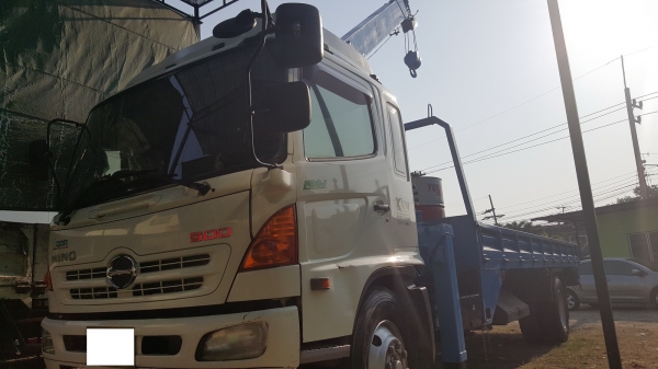 ขายครับ mega 500 ปี 55 ติดเครน ZF 5 ตัน 4 ท่อน กระบะยาว 6.8 m โทร 088-4501277