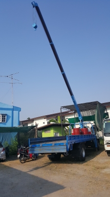 ขายครับ mega 500 ปี 55 ติดเครน ZF 5 ตัน 4 ท่อน กระบะยาว 6.8 m โทร 088-4501277