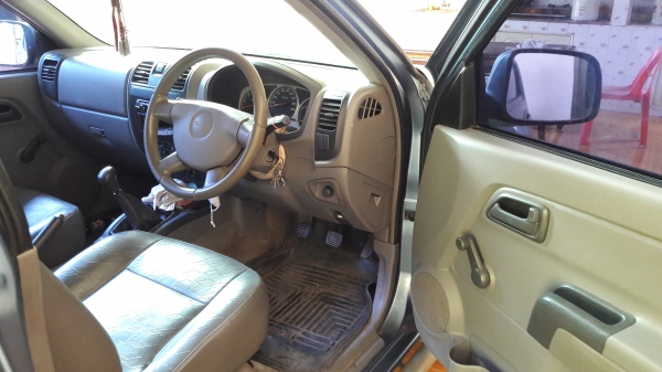 D-MAX 2.5 SL เล่มทะเบียนพร้อมโอน เครื่องนิ่ม แอร์เยนคอกสูง ล้อบรรทุกสีเดิมบางรถย้านๆมือเดียวน่าใช้